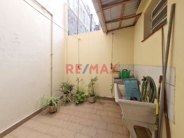 PH 3 AMBIENTES EN VENTA EN CIUDADELA PATIO PERMUTA