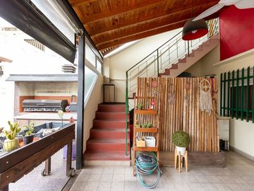 Casa Multifamiliar 3 en 1  cochera patio FINANCIA