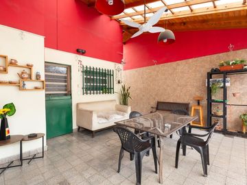 Casa Multifamiliar 3 en 1  cochera patio FINANCIA