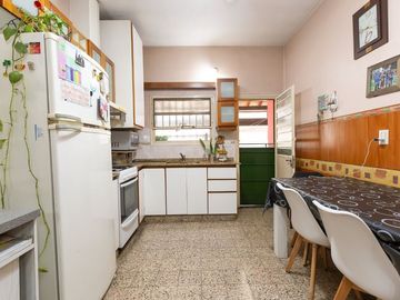 Casa Multifamiliar 3 en 1  cochera patio FINANCIA