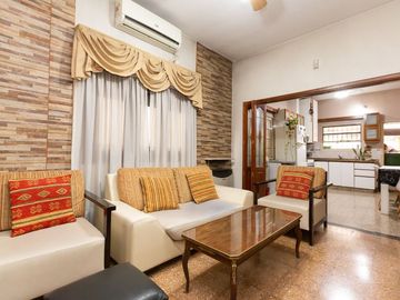 Casa Multifamiliar 3 en 1  cochera patio FINANCIA
