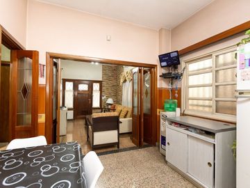 Casa Multifamiliar 3 en 1  cochera patio FINANCIA