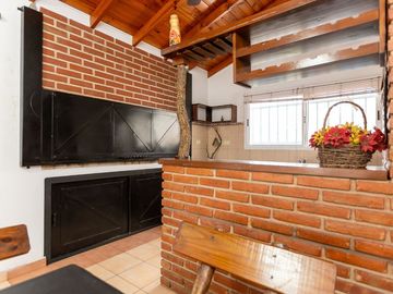 Casa Multifamiliar 3 en 1  cochera patio FINANCIA