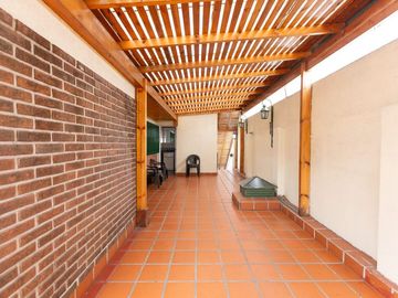 Casa Multifamiliar 3 en 1  cochera patio FINANCIA