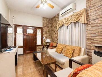 Casa Multifamiliar 3 en 1  cochera patio FINANCIA