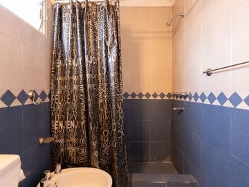 Casa Multifamiliar 3 en 1  cochera patio FINANCIA