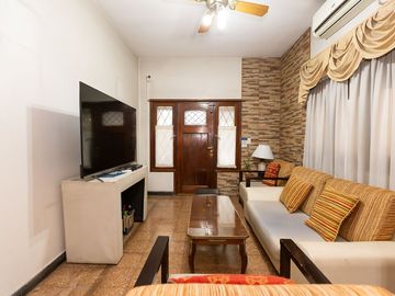 Casa Multifamiliar 3 en 1  cochera patio FINANCIA