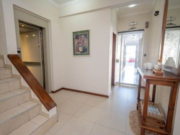 Vendo Excelente Departamento con cochera!!!