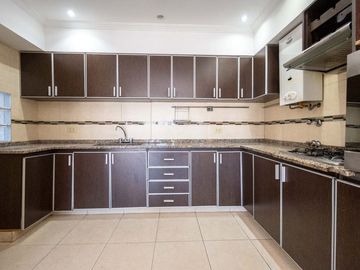 Vendo Excelente Departamento con cochera!!!