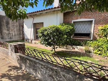 Venta Casa 4 ambientes en Palomar