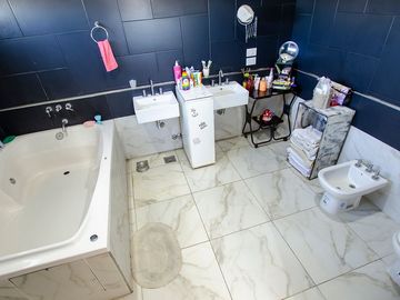 CASA EN VENTA CON PISCINA EN CRUZ DEL SUR CANNING
