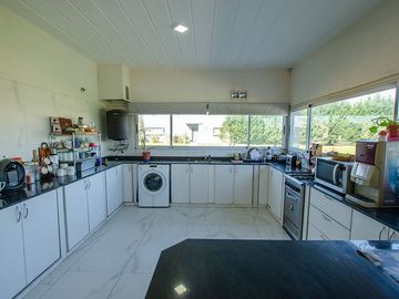 CASA EN VENTA CON PISCINA EN CRUZ DEL SUR CANNING