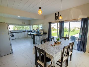 CASA EN VENTA CON PISCINA EN CRUZ DEL SUR CANNING