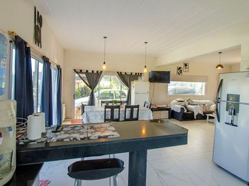 CASA EN VENTA CON PISCINA EN CRUZ DEL SUR CANNING