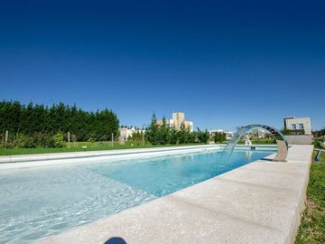 CASA EN VENTA CON PISCINA EN CRUZ DEL SUR CANNING