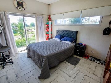 CASA EN VENTA CON PISCINA EN CRUZ DEL SUR CANNING