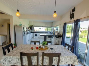 CASA EN VENTA CON PISCINA EN CRUZ DEL SUR CANNING