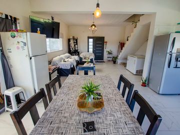 CASA EN VENTA CON PISCINA EN CRUZ DEL SUR CANNING