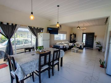 CASA EN VENTA CON PISCINA EN CRUZ DEL SUR CANNING