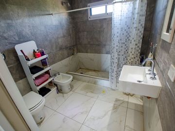 CASA EN VENTA CON PISCINA EN CRUZ DEL SUR CANNING