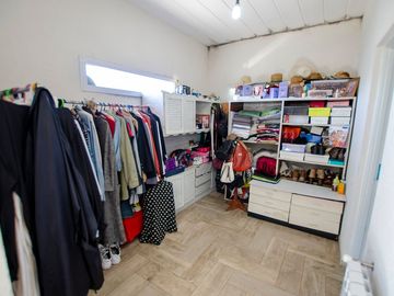 CASA EN VENTA CON PISCINA EN CRUZ DEL SUR CANNING