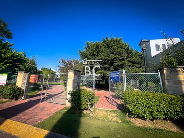 Casa en venta frente a parque en Fracc. Loreto
