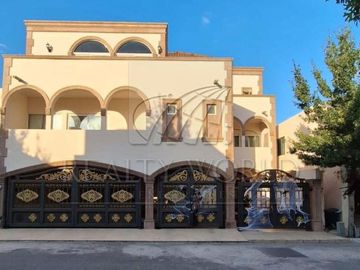 Casas en Venta en Pedregal del Valle