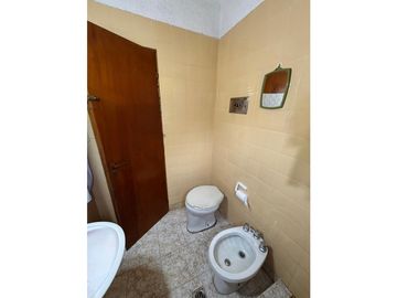 VENTA CASA ALPINA a Cuatro cuadras de la Playa-Lote 800m2