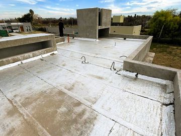 VENTA DE CASA EN CONSTRUCCION EN BARRIO PRIVADO