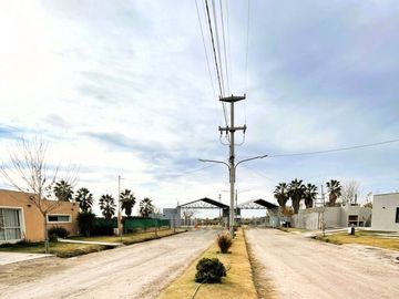 VENTA DE CASA EN CONSTRUCCION EN BARRIO PRIVADO