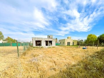 VENTA DE CASA EN CONSTRUCCION EN BARRIO PRIVADO