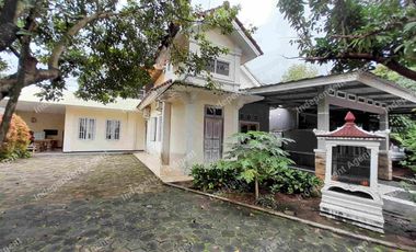Rumah 2 lantai Huk di Taman Kenari Nusantara Cibubur