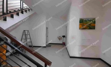 Rumah 2 lantai Huk di Taman Kenari Nusantara Cibubur