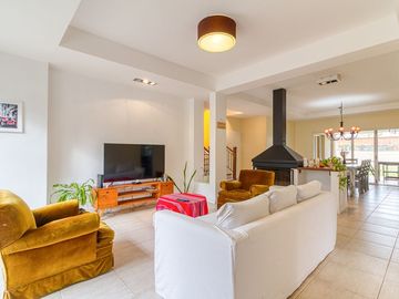 CASA EN VENTA APTO CREDITO EN  MASCHWITZ PRIVADO