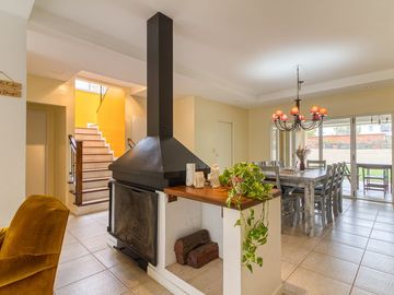 CASA EN VENTA APTO CREDITO EN  MASCHWITZ PRIVADO