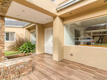 CASA EN VENTA APTO CREDITO EN  MASCHWITZ PRIVADO