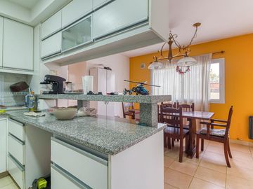 CASA EN VENTA APTO CREDITO EN  MASCHWITZ PRIVADO