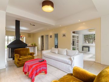 CASA EN VENTA APTO CREDITO EN  MASCHWITZ PRIVADO