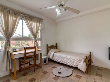 CASA EN VENTA APTO CREDITO EN  MASCHWITZ PRIVADO
