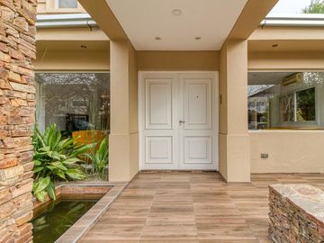 CASA EN VENTA APTO CREDITO EN  MASCHWITZ PRIVADO