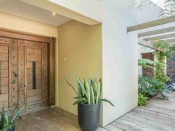 Excelente Casa con amarra prop, en Santa Catalina