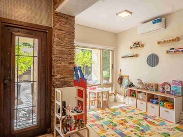 Excelente Casa con amarra prop, en Santa Catalina