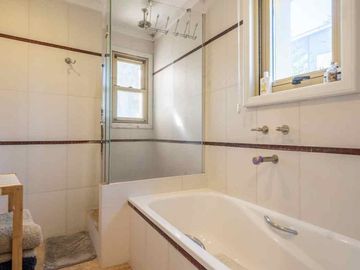 Excelente Casa con amarra prop, en Santa Catalina
