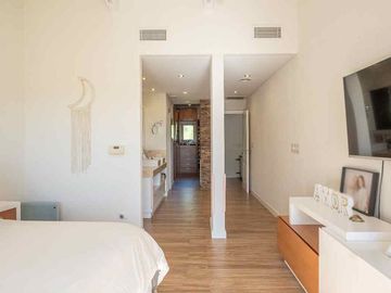Excelente Casa con amarra prop, en Santa Catalina
