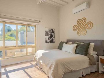 Excelente Casa con amarra prop, en Santa Catalina