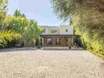 Excelente Casa con amarra prop, en Santa Catalina