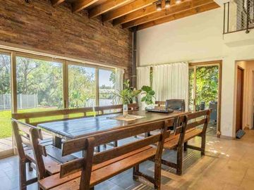 Excelente Casa con amarra prop, en Santa Catalina