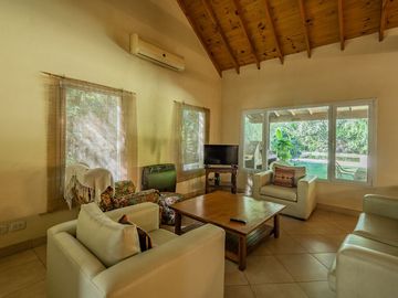 Venta Casa 4 amb Pileta  Barrio La Arboleda Garin