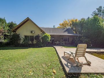 Venta Casa 4 amb Pileta  Barrio La Arboleda Garin