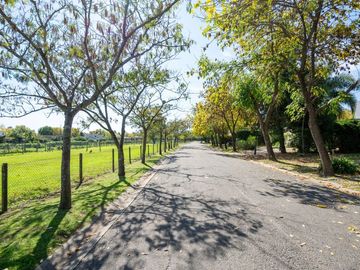 Venta Casa 4 amb Pileta  Barrio La Arboleda Garin